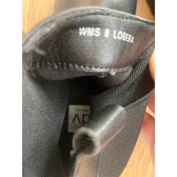 NIB Women’s Dolce Vita Black Lobera Chelsea Boot 8 - Picture 8 of 11